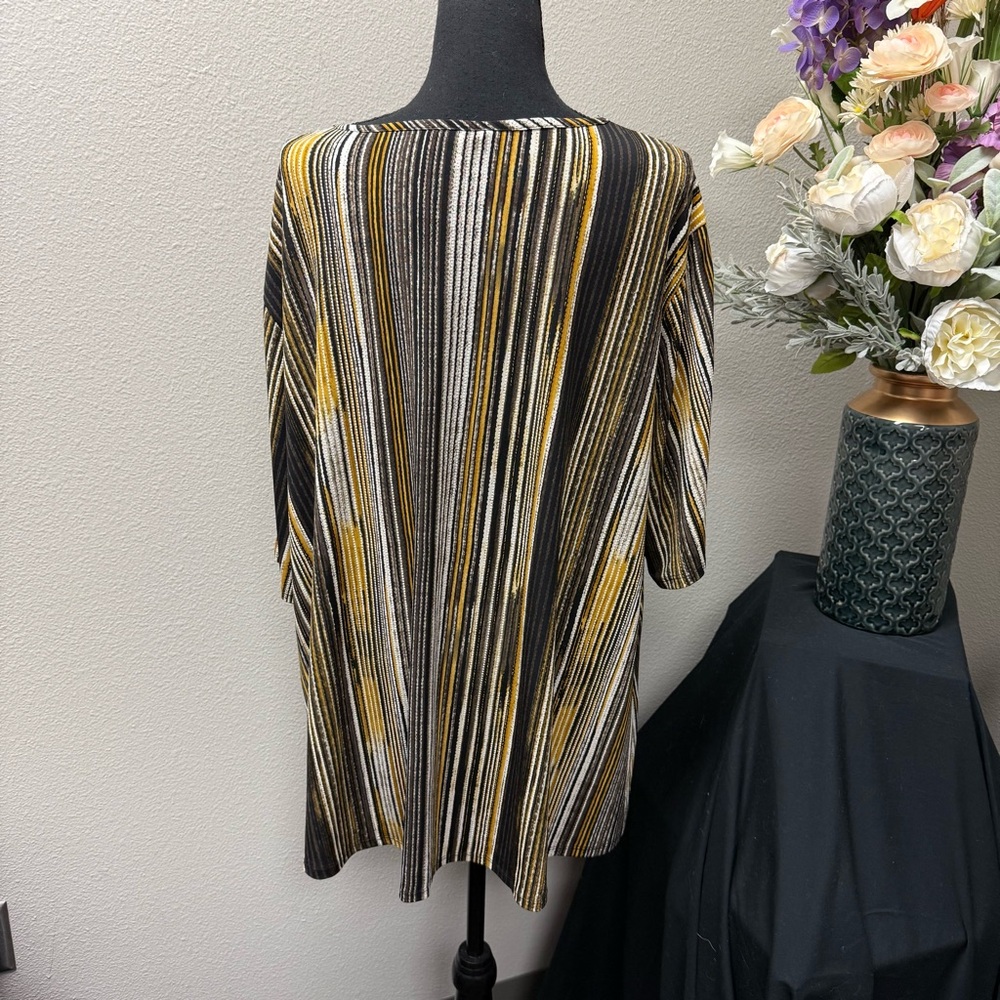 Cato 26/28W Black Gold Stripe Tunic Top w/ Crisscross Neck & Button Sleeves - Picture 3 of 9